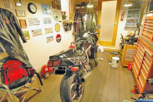 自慢の愛車とともに